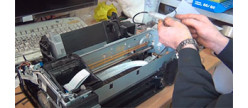 
                                        Что делать, если промывка печатающей головки Epson не помогла: чистка помпы и парковки принтера (видео)